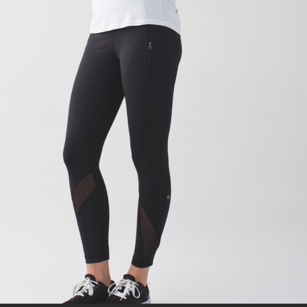 Lululemon Run- Inspire tight II - Black- Sz-6